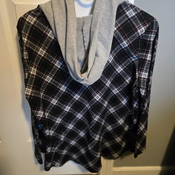 Shirt - Picture 4 of 4